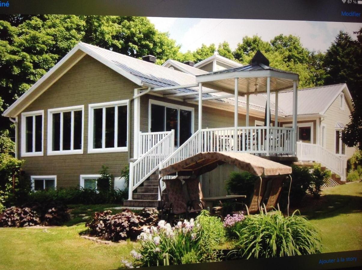 Les Saisons Du Fleuve Bed & Breakfast Lotbiniere Ngoại thất bức ảnh