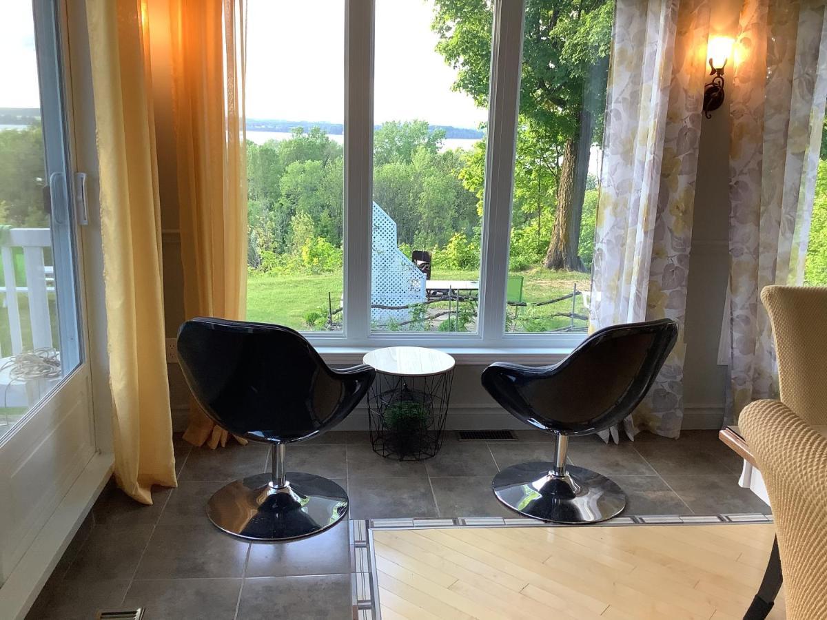 Les Saisons Du Fleuve Bed & Breakfast Lotbiniere Ngoại thất bức ảnh