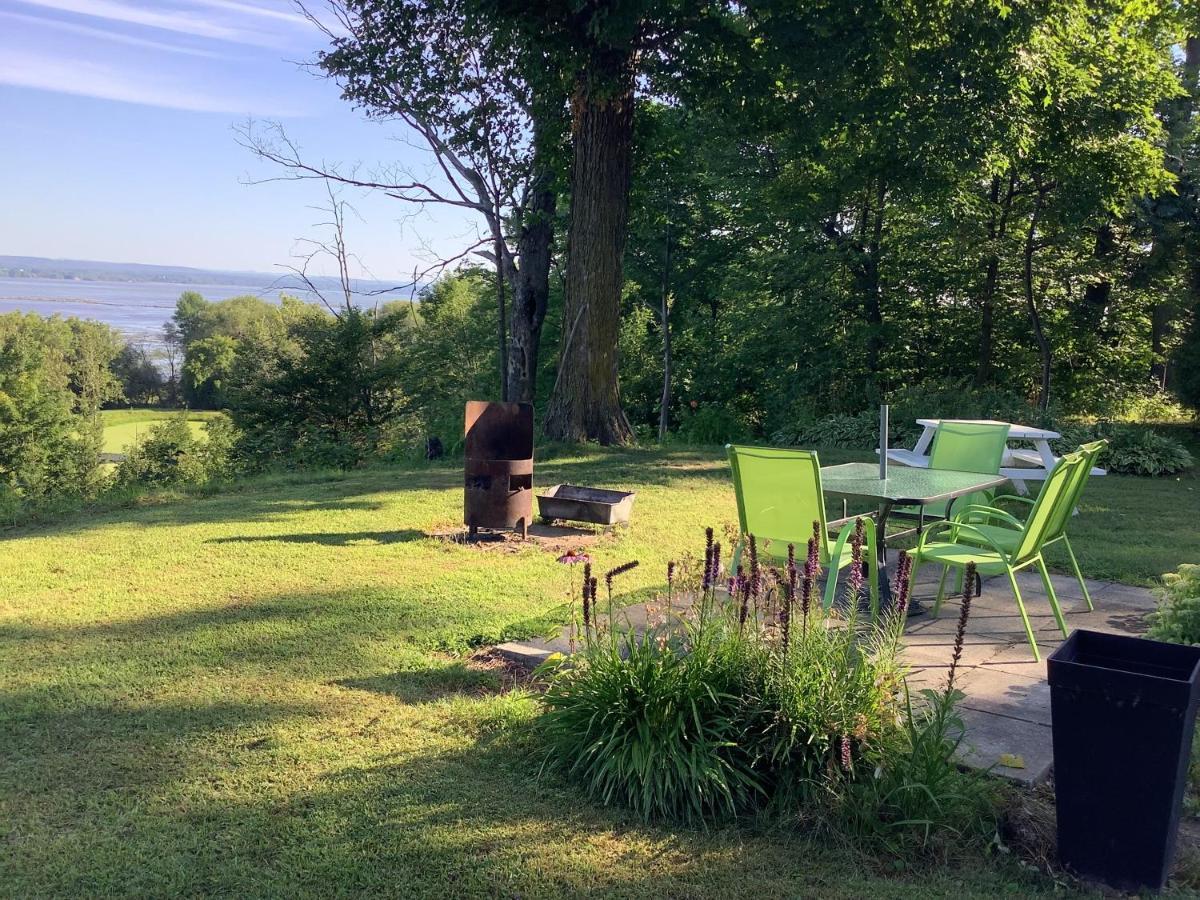 Les Saisons Du Fleuve Bed & Breakfast Lotbiniere Ngoại thất bức ảnh