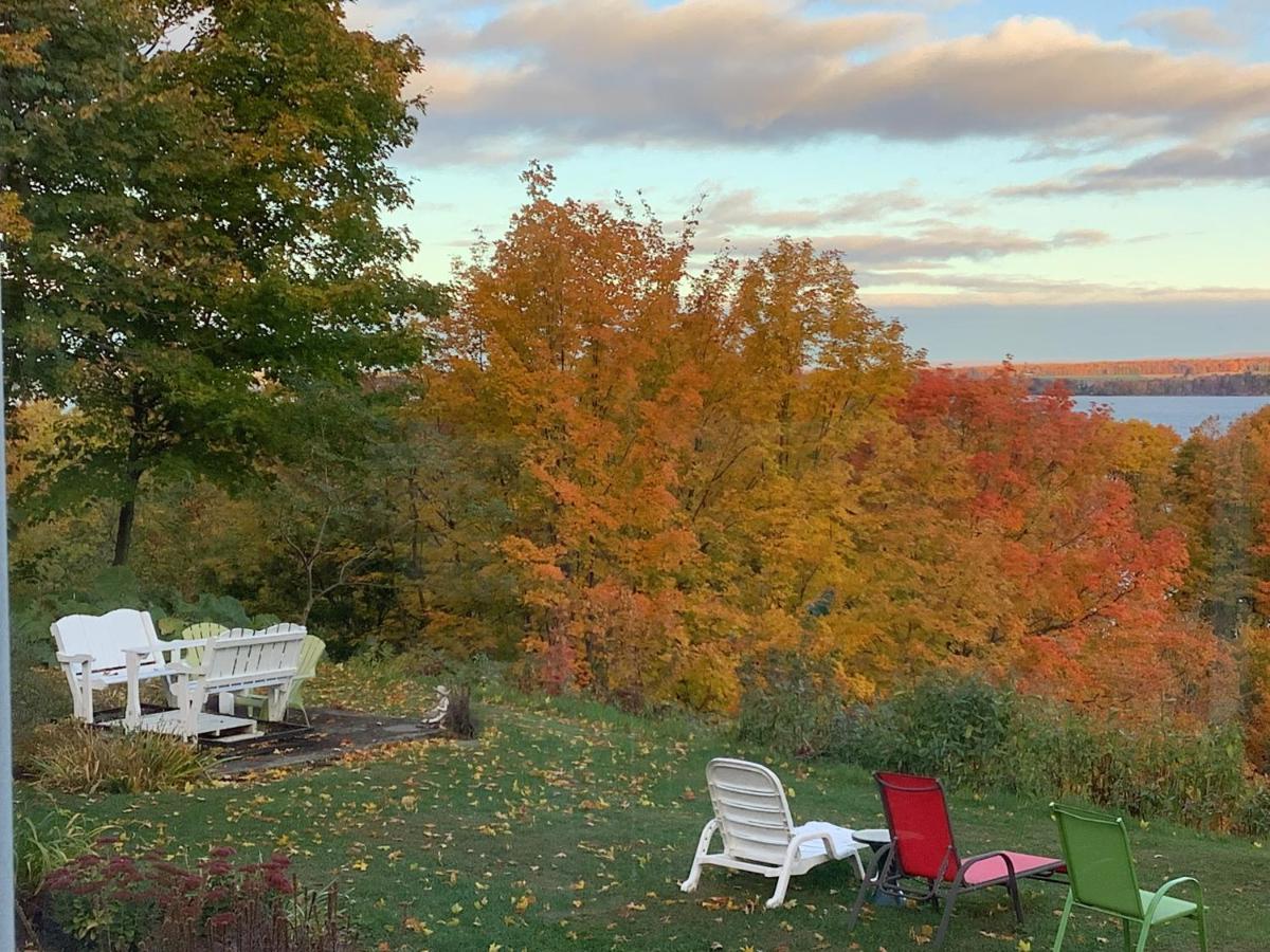 Les Saisons Du Fleuve Bed & Breakfast Lotbiniere Ngoại thất bức ảnh